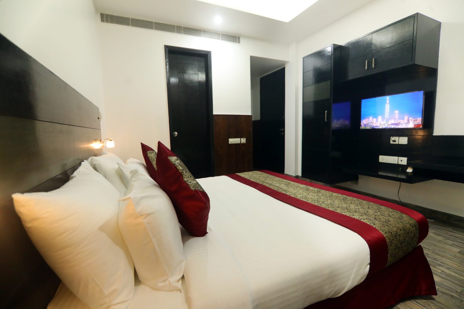 Corporate Long stay in cyber city gurgaon